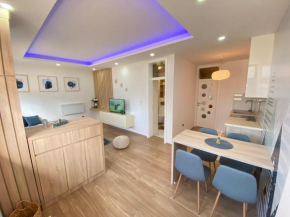 Alexandrea Apartments, Pale